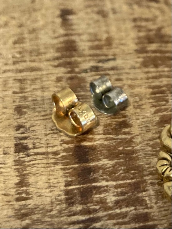 1992 Avon Mystical Unicorn Dangle Earrings Gold Tone Posts Floral Wreath - Picture 7 of 10